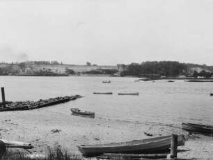 Hafeneinfahrt bei New York : Boote in einer Hafeneinfahrt in der Nähe der Stadt New York