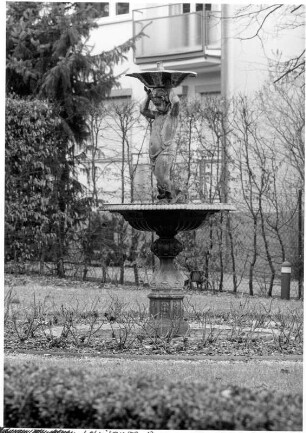 Villa mit Ausstattung, Park, Nebengebäude; Bad Homburg, Louisenstraße 120