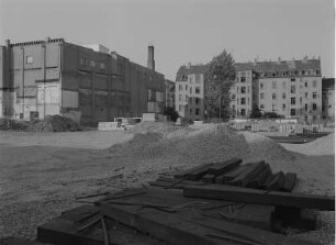 Dresden-Friedrichstadt, Schäferstraße. Nordseite zwischen Behringstraße und Adlergasse. Blick gegen Wohnhäuser der Wachsbleichstraße
