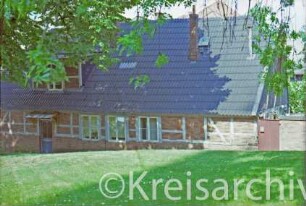 Kirchberg 10: Traufseite mit Eingang