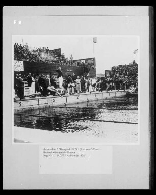 Amsterdam, Olympiade 1928; Start zum 200-Meter-Brustschwimmen der Frauen