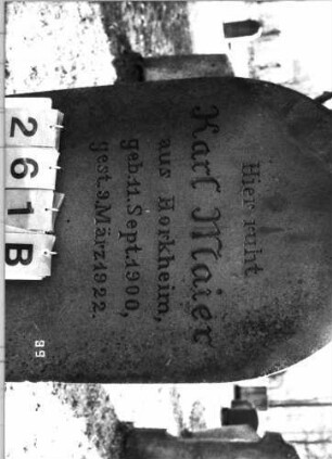 Grabstein 261 (Index: 100099935) Maße HxBxT: 126x57x24 cm Symbolik: Verzierungen, Stern: Grabstein 261B