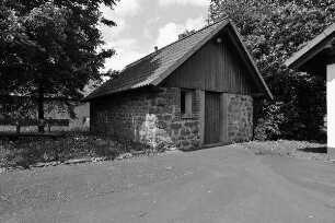 Backhaus und Waage (Waage , Backhaus); Freiensteinau, Friedhofsweg 3