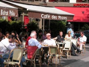 Straßencafe am Place de la Bastille