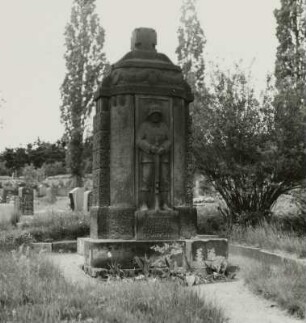 Denkmal für die Gefallenen des 1. Weltkrieges. Sandstein (nach 1918).