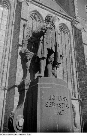 Bachdenkmal vor der Thomaskirche