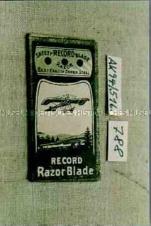 Briefchen für 1 Stück Rasierklinge "RECORD Razor Blade" mit Inhalt