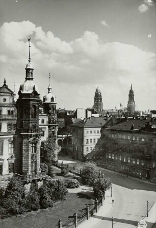 Taschenberg : Dresden, Taschenberg, Blick gegen Schloss und Taschenbergpalais