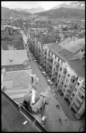 Innsbruck: Blick in die Gasse, vom Stadtturm