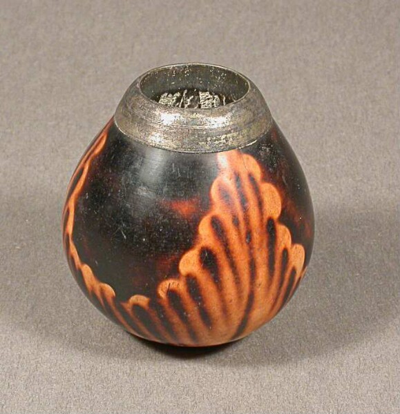 Drinking vessel for mate made from calabash