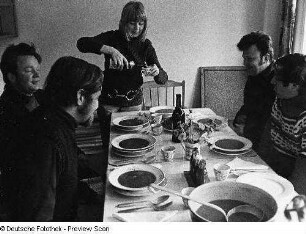 Essen mit Mitarbeitern der VEB Filmfabrik Wolfen