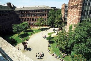 Freiburg im Breisgau: Innenhof der Universität