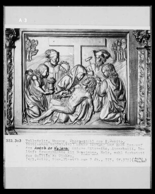 Chorgestühl, untere Sitzreihe, Detail: Beweinung Christi