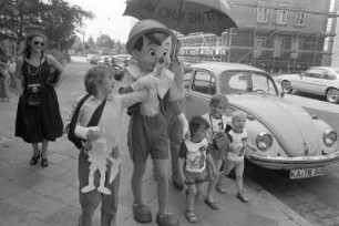 Reklame für den Walt Disney-Film "Pinocchio" im Kino Kamera