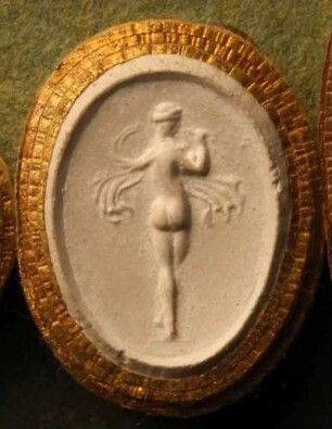Flötespielende Euterpe (Daktyliothek, Erstes Mythologisches Tausend)