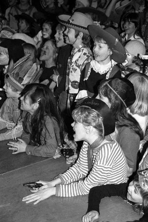 Kindermaskenball in der Gartenhalle, veranstaltet vom Festausschuss Karlsruher Fastnacht FKF