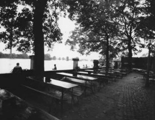 Dresden, Hochwasser 2002 : Dresden-Pieschen. "Flut 2002", Biergarten am Ballhaus Watzke