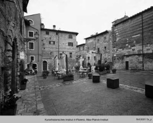 Piazza Canonica, Colle di Val d'Elsa