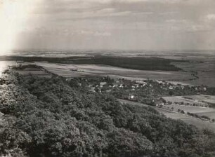 Nordsachsen. Blick vom Albertturm auf dem Collmberg über Collm nach Osten