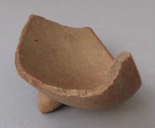 Fragment einer Tonschale