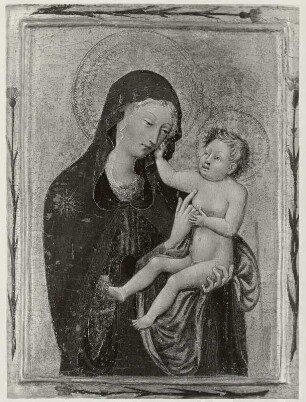 Maria in Halbfigur mit dem Christuskinde