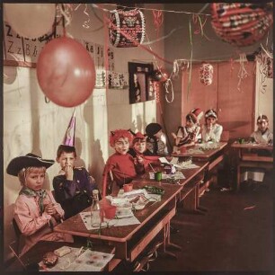 Kinderfasching, Bild 1. Farbfoto, 1970er Jahre © Kurt Schwarz.