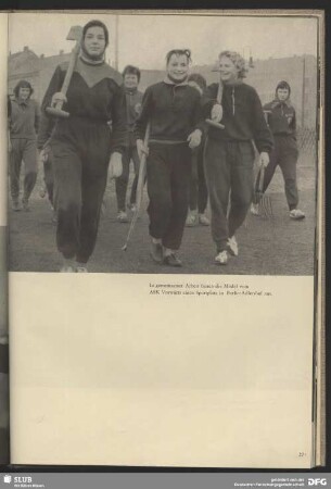 Bau eines Sportplatzes