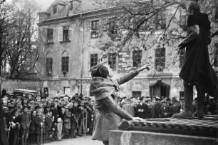 Dresden, Helfenberg, Rockau, Bodenreform im Rittergut Helfenberg in Anwesenheit des Stellvertretenden Ministerpräsidenten Kurt Fischer, 1945