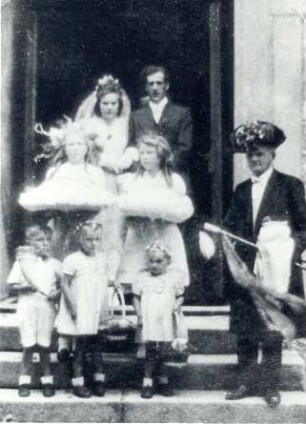 Hochzeit in der Oberlausitz : Gesellschaftliche Volkskultur - Sitten im Laufe des menschlichen Lebens - Hochzeit. Ort: Hornja Łužica / Oberlausitz. Moderne Hochzeit mit Hochzeitsbitter