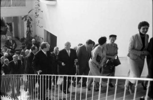 Freudenstadt: Kurhaus; Tagungsteilnehmer auf der Treppe im Kurhaus