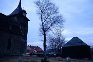 Dorfkirche und Glockenhaus