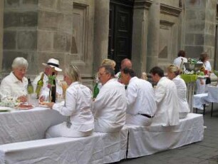 Diner en blanc