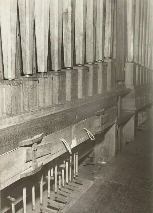 Tuttendorf b. Freiberg: Kirche. Orgel von Adam Gottfried Oehme, Silbermannschüler. Pedalwindladen mit Posaunenbaß