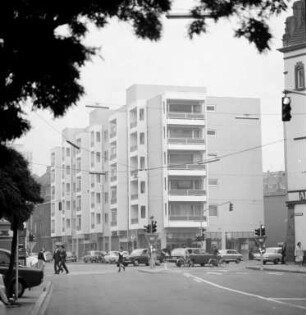 Inbetriebnahme des neuen Wohn- und Geschäftshauses der Firma Richt-Immobilien in der Bahnhofstraße 2 - 4 a.