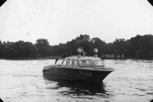 Schnellboot der Grenztruppen auf der Spree bei Stralau