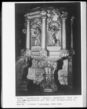 Relief: Die vier Evangelisten
