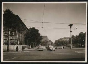 Stadthalle (auch: Mercatorhalle), Duisburg: König-Heinrich-Platz mit Theater von Königsstraße