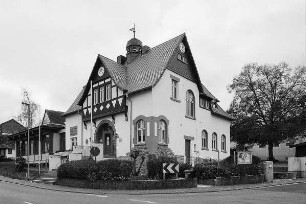 Ehem. Schulhaus; Usingen, Hubertusstraße 11