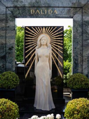 Frankreich. Ile de France. Paris. 18e. Cimetiere de Montmartre. Grab der Sängerin Dalida
