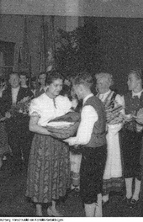 Volkskunst-Laden, Auftritt des Sächsischen Bergsteigerchor "Kurt Schlosser" Dresden, September-Dezember 1956