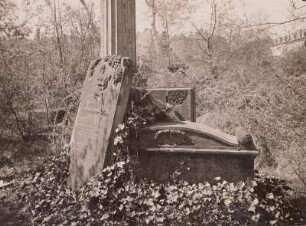Dresden. Eliasfriedhof. Grabmal für den Komponisten Johann Gottlieb Amadeus Naumann (ab 1801; Franz Pettrich)