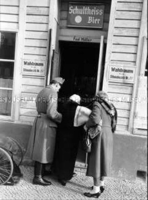 Wahllokal bei der Wahl der Stadtverordnetenversammlung