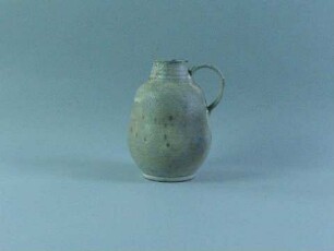 Vase mit Henkel