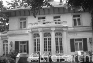 Parkhotel Manhagen: Gartenfront mit Veranda