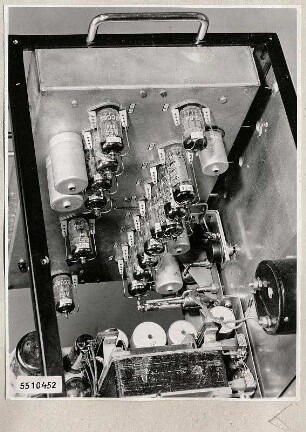 Fernsehprüfsender Taktgeber oben rechts schräg, Foto 1955