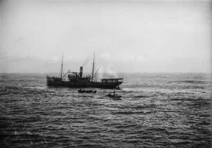 Kongo-Dampfer : Blick auf einen Kongo-Dampfer während der Fahrt