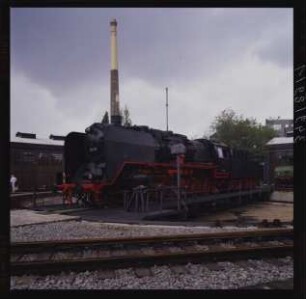Güterzuglok "50 001" auf der Drehscheibe