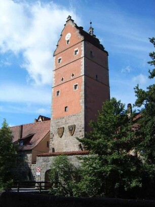 Stadtbefestigung - Stadttor (Wörnitzer Tor) von Nordost mit Vortor (Torturm mit Büchsenscharten)