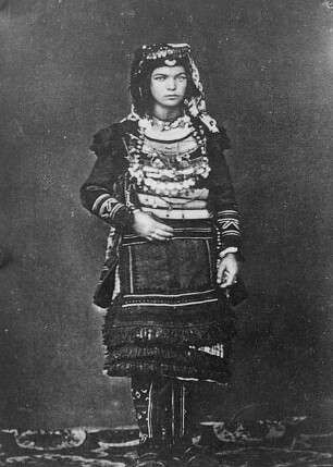 Zigeunerin aus Albanien : Länderkunde | Ethnographie, Europa | Albanien