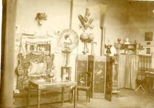 Wohnecke im Atelier des Bildhauers Carl Brose